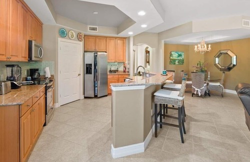 Hammock Bay Condo | Stunning and sleek 3 bedroom Condo in Hammock Bay. 5 Minutes to Marco Island !