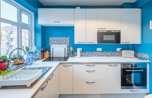 East Putney Apartment | Stunning and Warm Home in Wandsworth by UnderTheDoormat