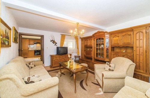 Kastel Kambelovac Apartment | Stunning apartment in Kastel Kambelovac
