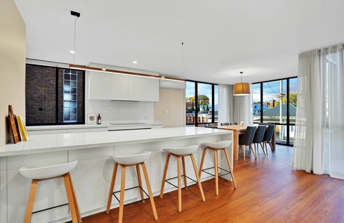 Launceston CBD House | Stunning Apartment in the CBD with Parking & WiFi