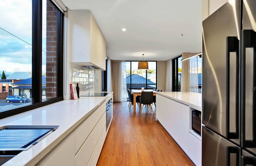 Launceston CBD House | Stunning Apartment in the CBD with Parking & WiFi
