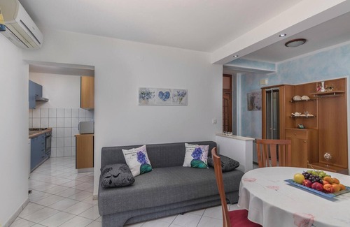 Ravni Apartment | Stunning apartment in Labin with WiFi