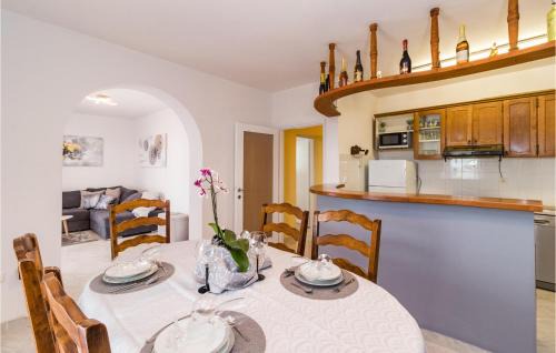 Stinjan Apartment | Stunning Apartment In Pula With Wifi