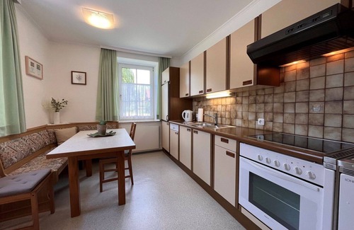 Augsdorf House | Stunning private villa for 6 people with WIFI, TV and patio