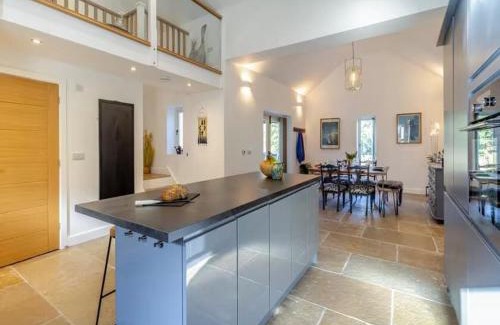 Marsh Lane House | Stunning Barn with Hot Tub on a Secluded Farm