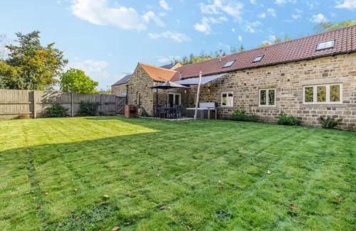 Marsh Lane House | Stunning Barn with Hot Tub on a Secluded Farm