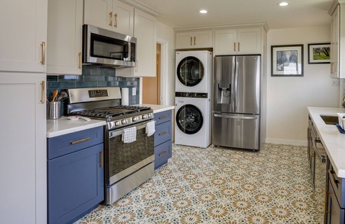 Kensington House | Stunning Bay-View Home in Kensington!