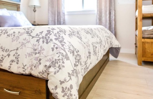 Colwood House | Stunning Beach Front Suite 15min To Downtown!