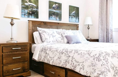 Colwood House | Stunning Beach Front Suite 15min To Downtown!