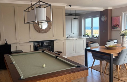 Southsea Villa | Stunning Beach House beautiful sea-view large indoor swimming pool and a hot tub