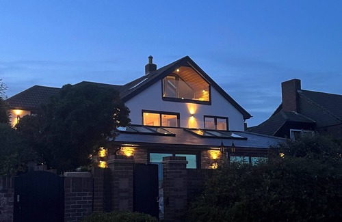 Southsea Villa | Stunning Beach House beautiful sea-view large indoor swimming pool and a hot tub