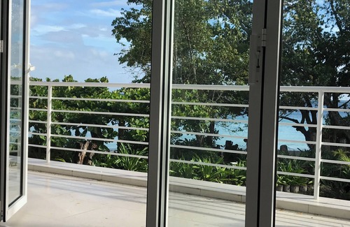 Beau Vallon Villa | Stunning beachfront gem