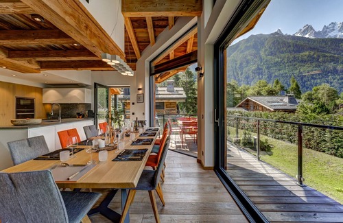 Les Tines Ski Chalet | Stunning chalet incl. bkfast & cleaning services