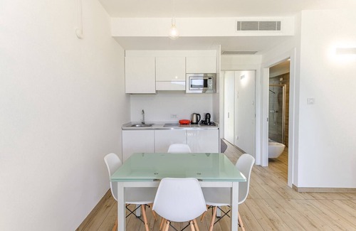 La Pelosa Apartment | Stunning CapoFalcone Charming Apartment B4PREM 4 persons