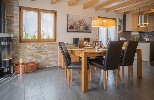 Chamoson House | Stunning private villa for 6 guests with WIFI, TV, terrace, pets allowed and parking