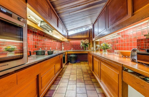Val-d'Isere Ski Chalet | Stunning Chalet near Ski Lifts with Mountain Views, Sleeps up to 12