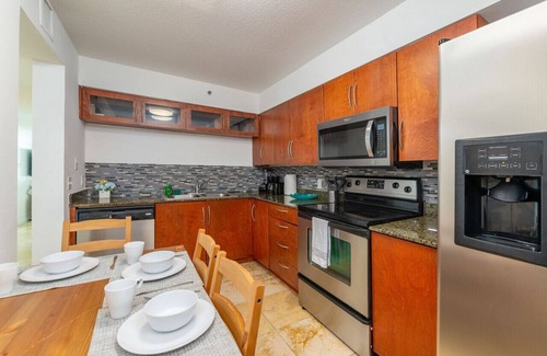 Brickell Condo | Stunning Clean 3BR APT @Brickell, Free Parking
