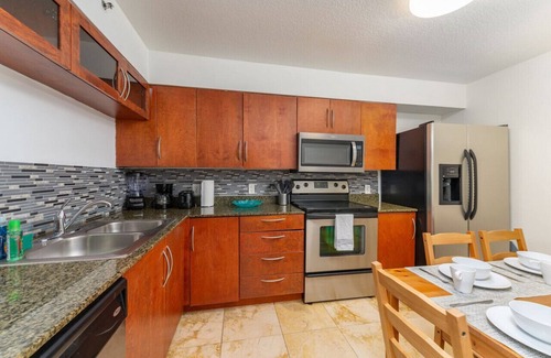 Brickell Condo | Stunning Clean 3BR APT @Brickell, Free Parking