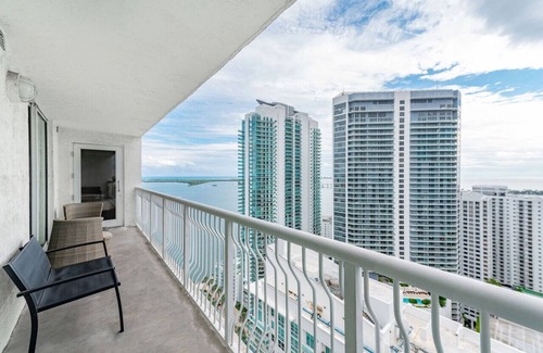Brickell Condo | Stunning Clean 3BR APT @Brickell, Free Parking