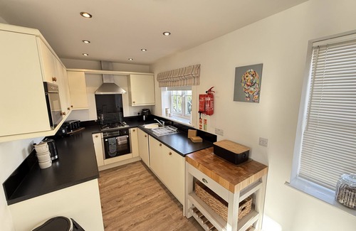 Filey Cottage | Stunning Coastal Cottage - Sleeping 5 in 2 Bedrooms - Pool and Beach Access Included.