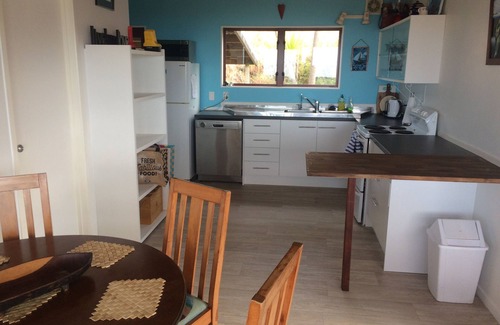 Kaeo House | Stunning Coastal Views in Native Kiwi Zone