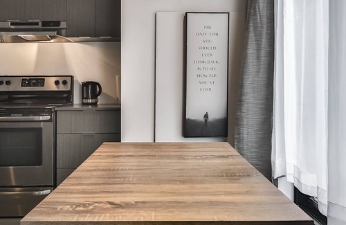Griffintown House | Stunning condo in the heart of downtown