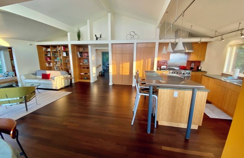 Gloucester House | Stunning, contemporary 2300 sq ft home with breathtaking views of Ipswich Bay