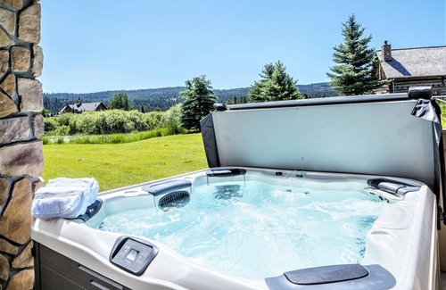 Big Sky Meadow Village House | Stunning Crail Ranch Townhome Cross-County Ski out of the Backyard