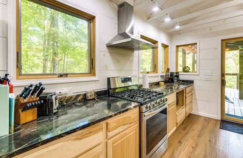 Howard Cabin | Stunning Culloden Cabin with Deck & Creek View!