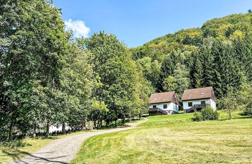 Starkov House | Stunning private villa for 6 guests with WIFI, pool, TV, patio, pets allowed and panoramic view