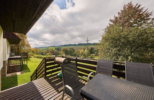 Starkov House | Stunning private villa for 6 guests with WIFI, pool, TV, patio, pets allowed and panoramic view