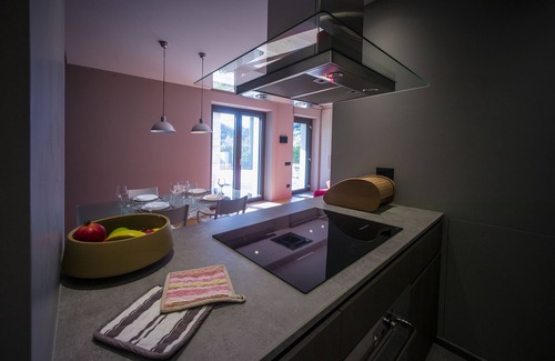 Frosinone Apartment | Stunning design apartment in villa, with all amenities, close to hundred.