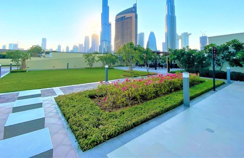 Bur Dubai Apartment | Stunning Downtown Views access Dubai Mall