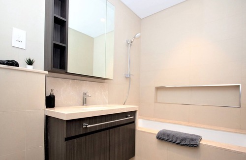 Bur Dubai Apartment | Stunning Downtown Views with Dubai Mall access