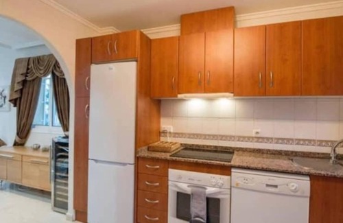 Quesada Villa | Stunning Family Villa Ciudad Quesada, Sleeps 14 Private Heated Pool & Jacuzzi