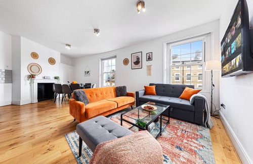 Pimlico Apartment | Stunning flat in Kings Cross sleeps 10