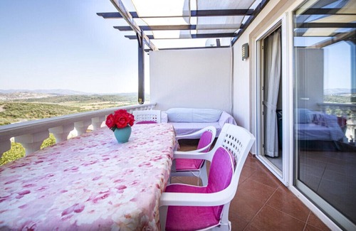 Bogazici Apartment | Stunning Flat near Beach with Shared Pool n Bodrum