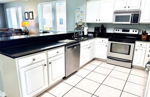Navarre Beach Condo | Stunning Gulf Front Views! Wraparound Patio, Pool, August 10% Discount