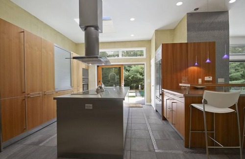 Bridgehampton House | Stunning Hamptons Contemporary Near Wolfer's Vineyard