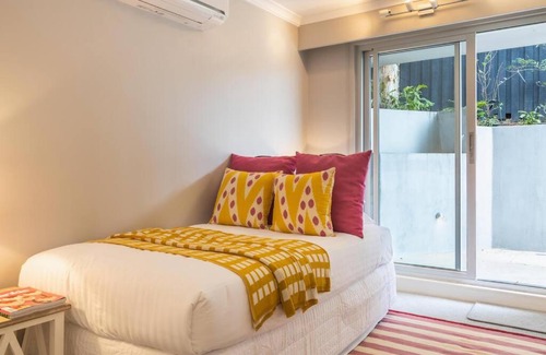 Fairlight Apartment | Stunning Harbourside Home with Panoramic Views