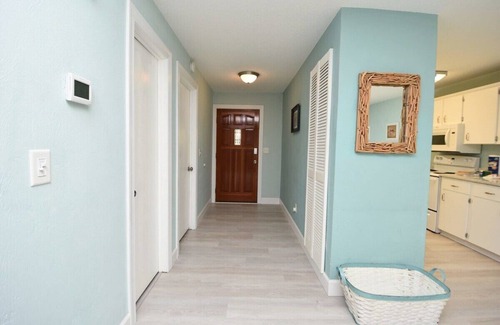 Palm Harbor House | Stunning Heated Pool Home in Palm Harbor