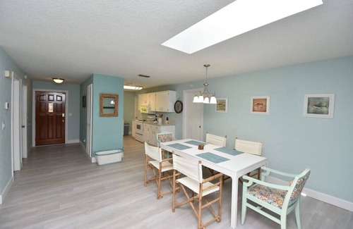 Palm Harbor House | Stunning Heated Pool Home in Palm Harbor