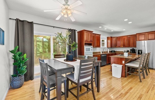 Swannanoa House | Stunning Home 2 Hot Tubs/Firepit/mins to AVL & BM