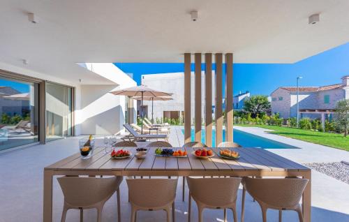 Bale House | Stunning Home In Bale With Wifi