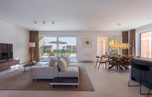 Bale House | Stunning Home In Bale With Wifi