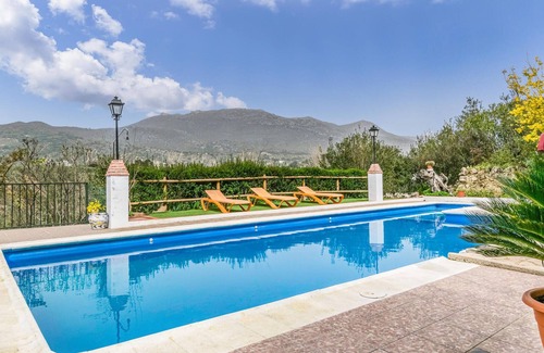 Carcabuey House | Stunning home in Córdoba with kitchen