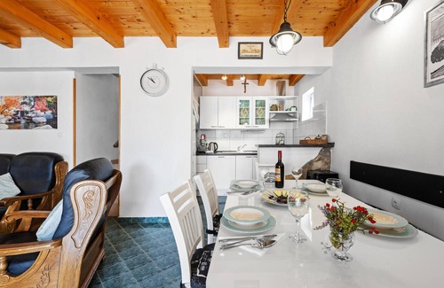 Bristane House | Stunning home in Drinovci with sauna