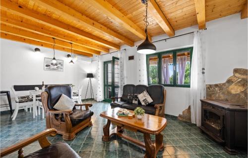 Bristane House | Stunning Home In Drinovci With Sauna