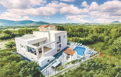 Dugopolje House | Stunning Home In Dugopolje