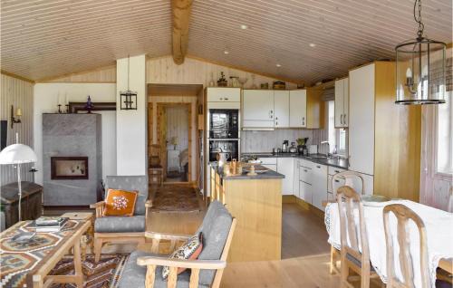 Etnedal House | Stunning Home In Etnedal With Kitchen